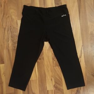 Spalding black Capri